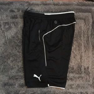 Men’s puma soccer shorts